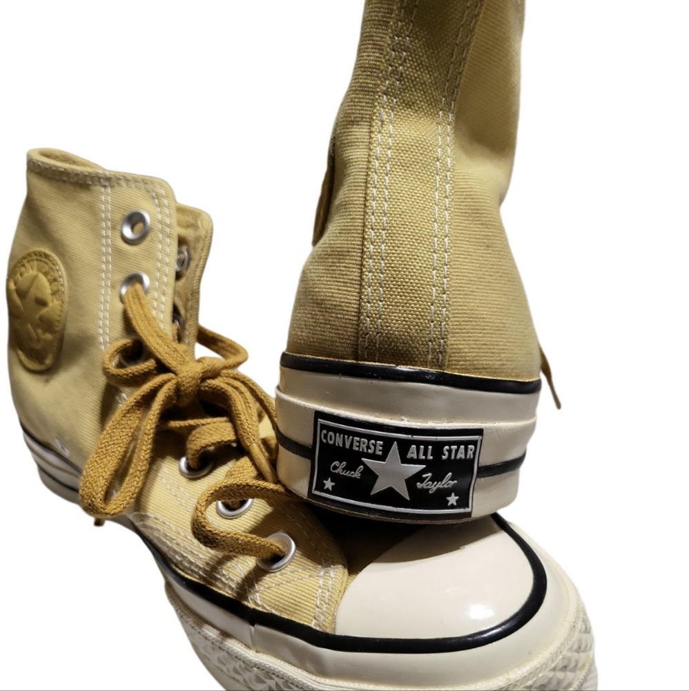 Converse gymshoes